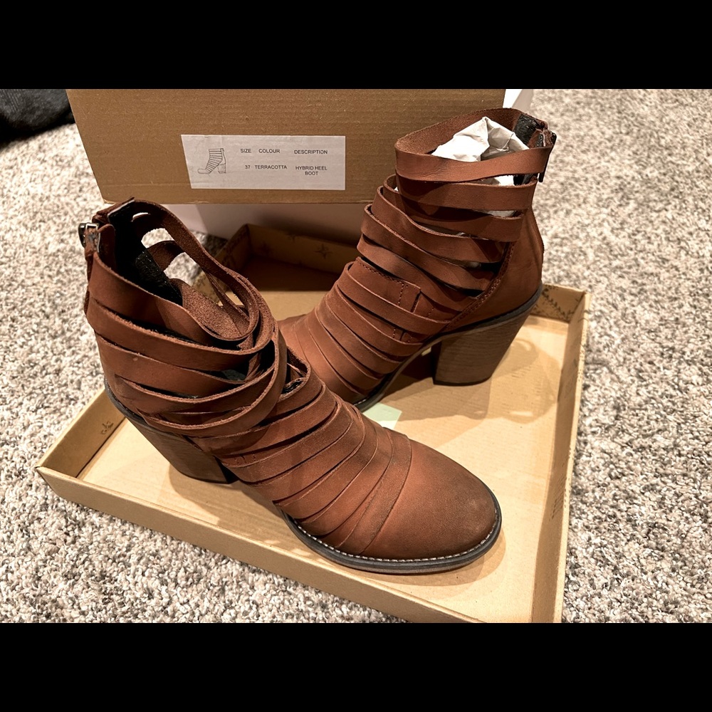 Free People Hybrid Heel Boot has  3.5” heel; size 37 ( 7 ).